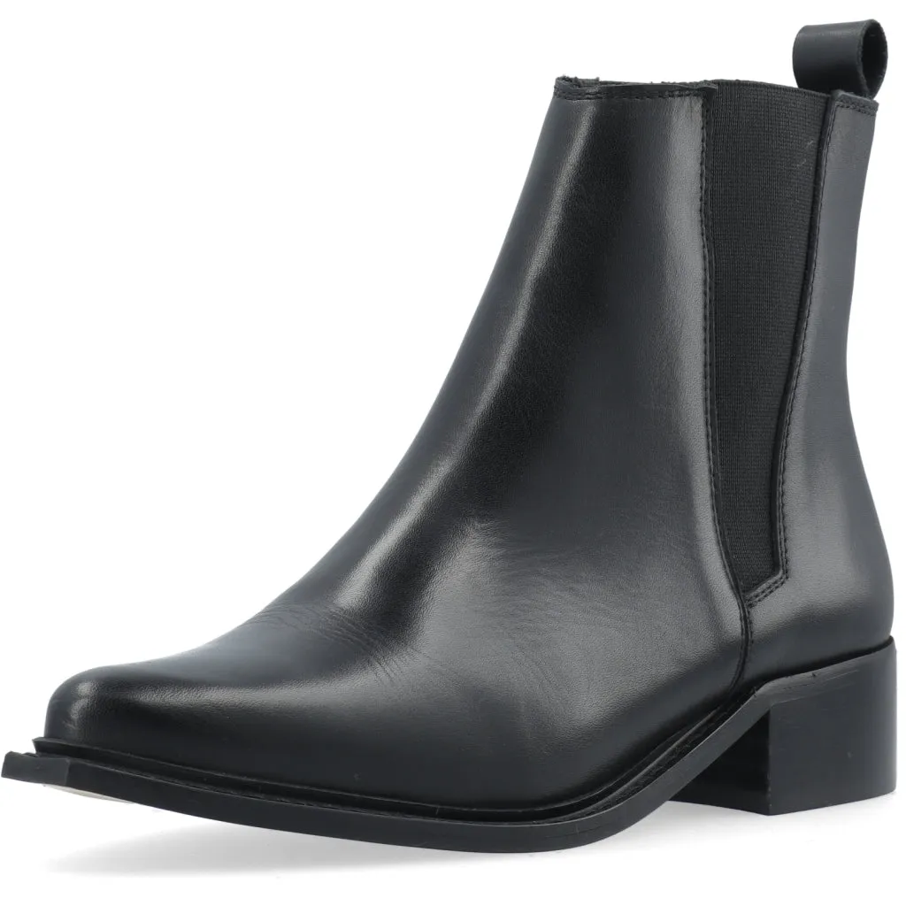 Bianco Lucia Chelsea Boots