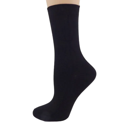 Women's Bamboo Crew Socks in a Classic Diamond Argyle Pattern